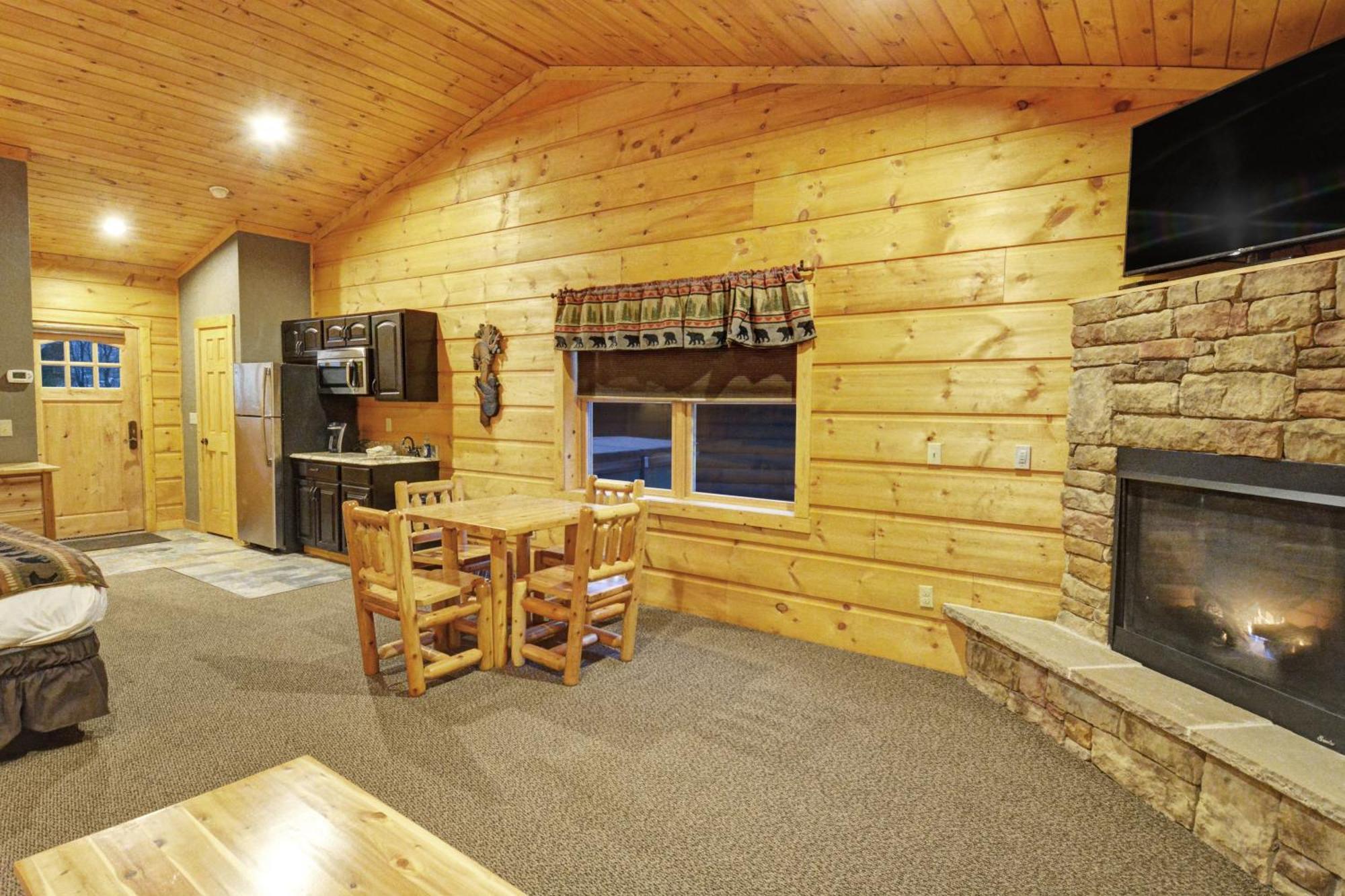 The Lodges At Sunset Village McHenry Habitación foto